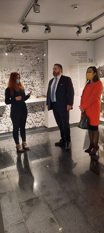 Потомок династии Романовых посетил ереванский Музей-институт Геноцида армян