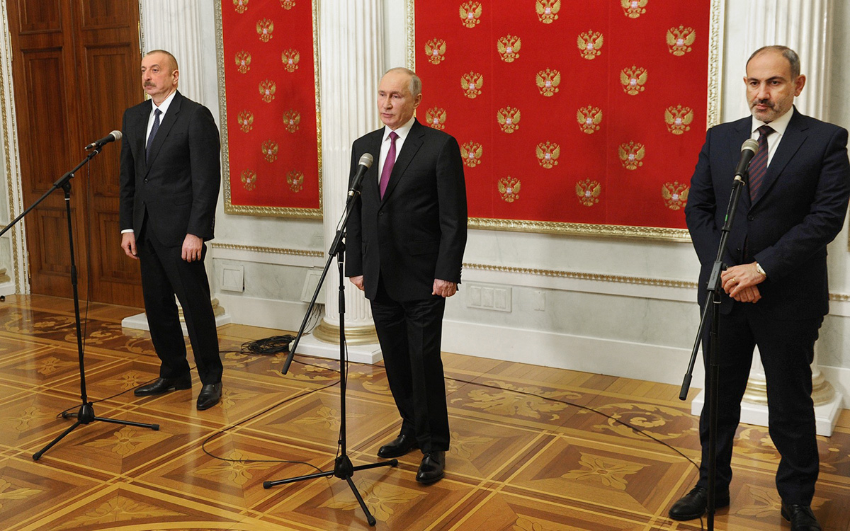 Песков прокомментировал возможность встречи Путина с Алиевым и Пашиняном