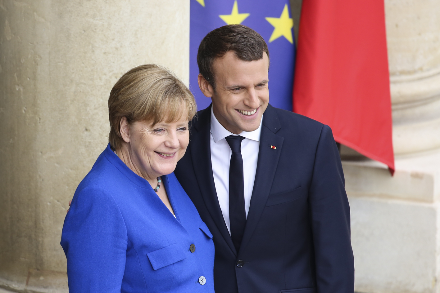Макрон и Меркель подписали новый договор о сотрудничестве и интеграции 
