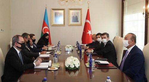 Главы МИД Турции и Азербайджана заявили о полной поддержке двумя странами друг друга