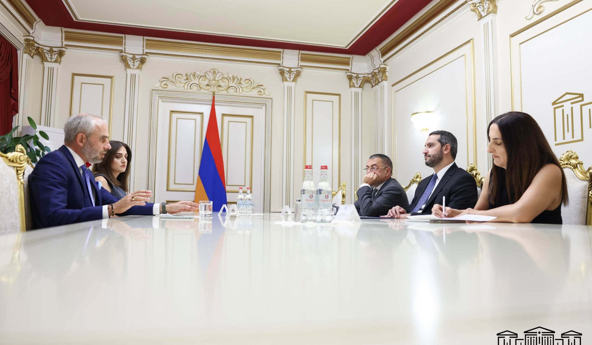 ԱԺ նախագահը և Չեխիայի դեսպանը քննարկել են երկկողմ հարաբերությունները