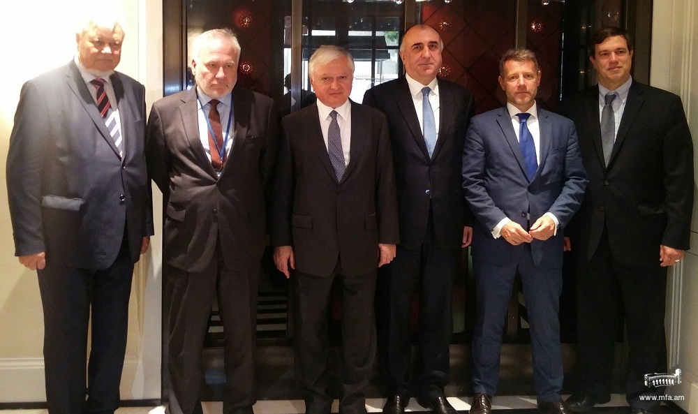 Главы МИД Армении и Азербайджана обсудили вопросы предстоящей встречи президентов