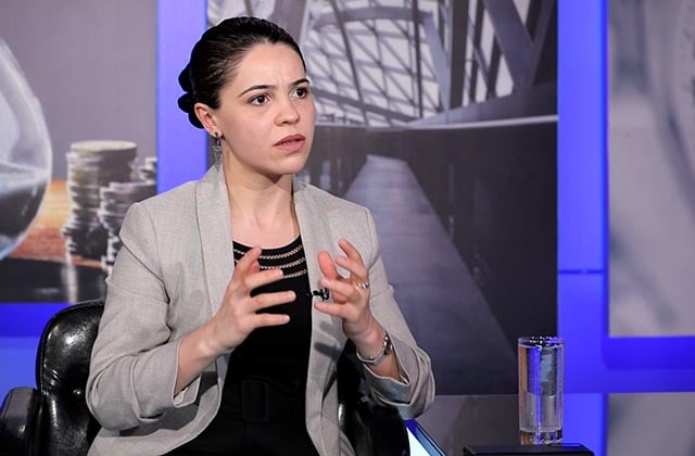 Всех на колени хочет поставить тот, кто сам склонился перед Алиевым