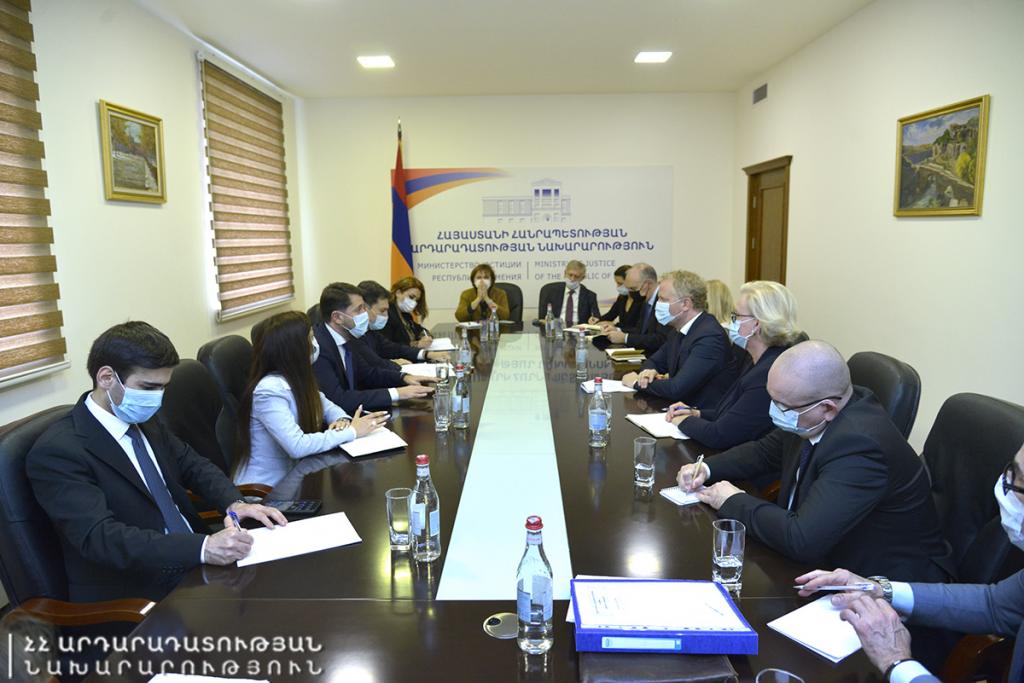 Министр юстиции призвал СЕ оказать давление на Баку по вопросу армянских пленных