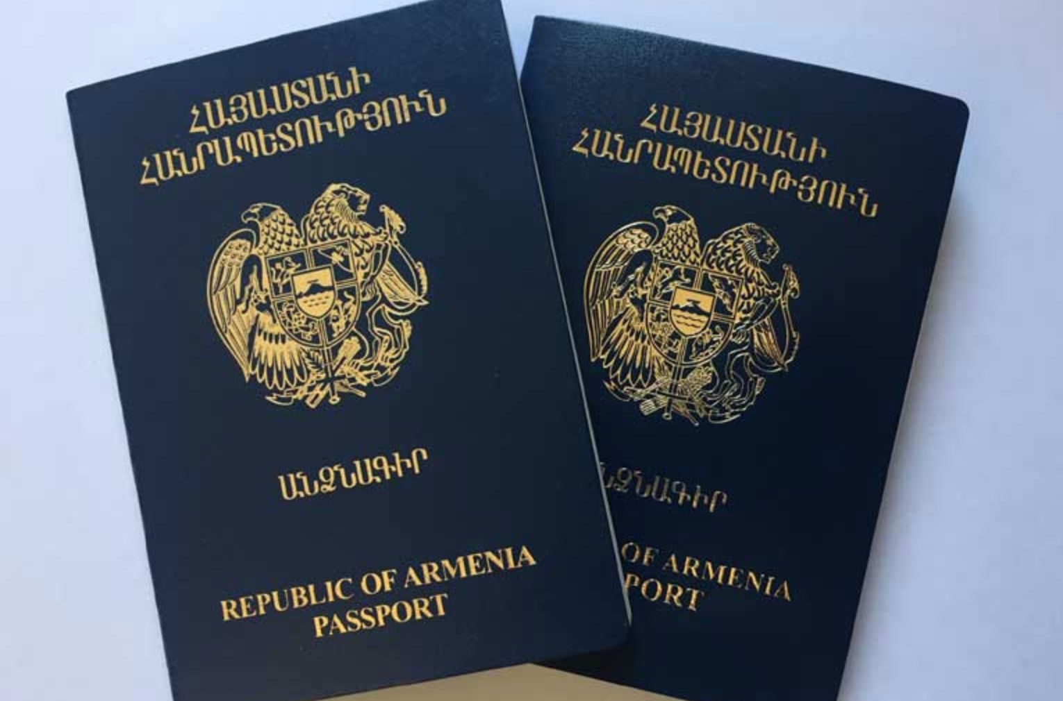 В Армении вновь решили продлить сроки выдачи паспортов старого образца