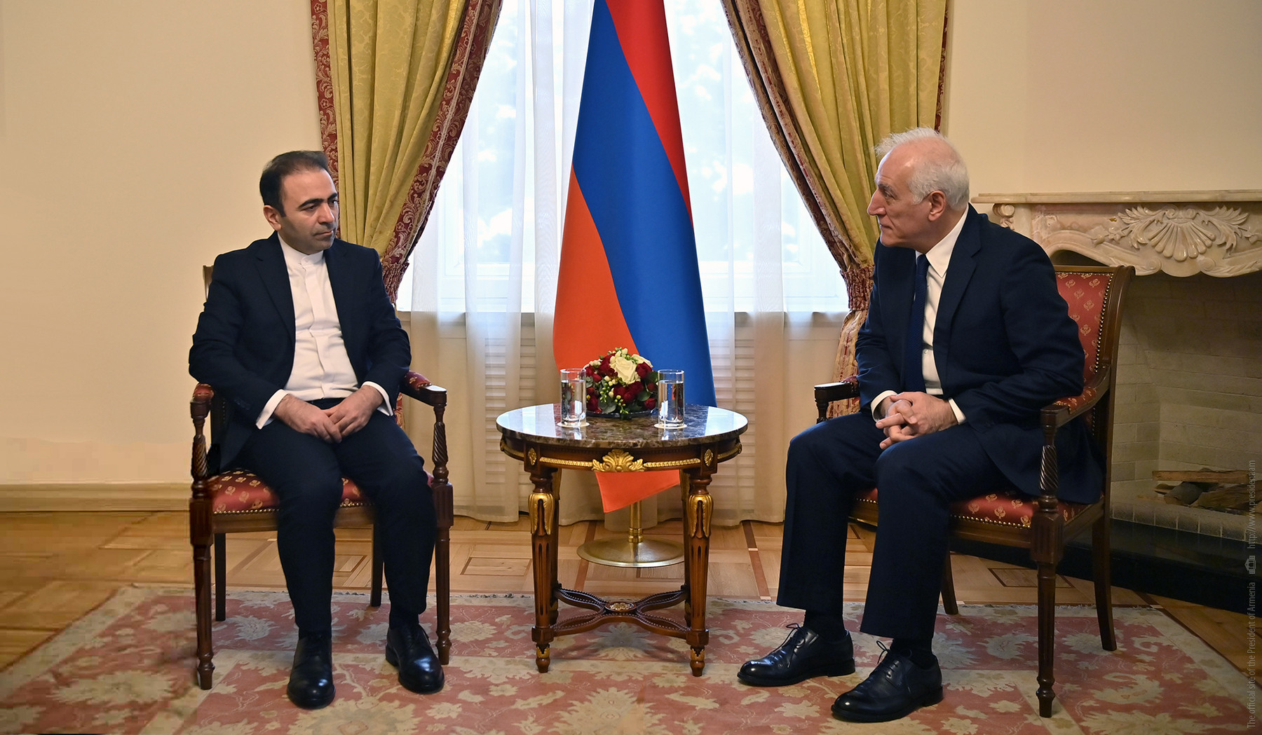 Վահագն Խաչատուրյանը Իրանի դեսպանին շնորհավորել է Իսլամական հեղափոխության առթիվ