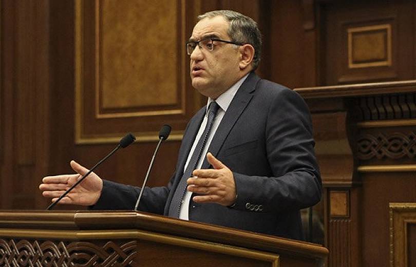 Новоизбранный член ВСС Армении принес присягу в парламенте