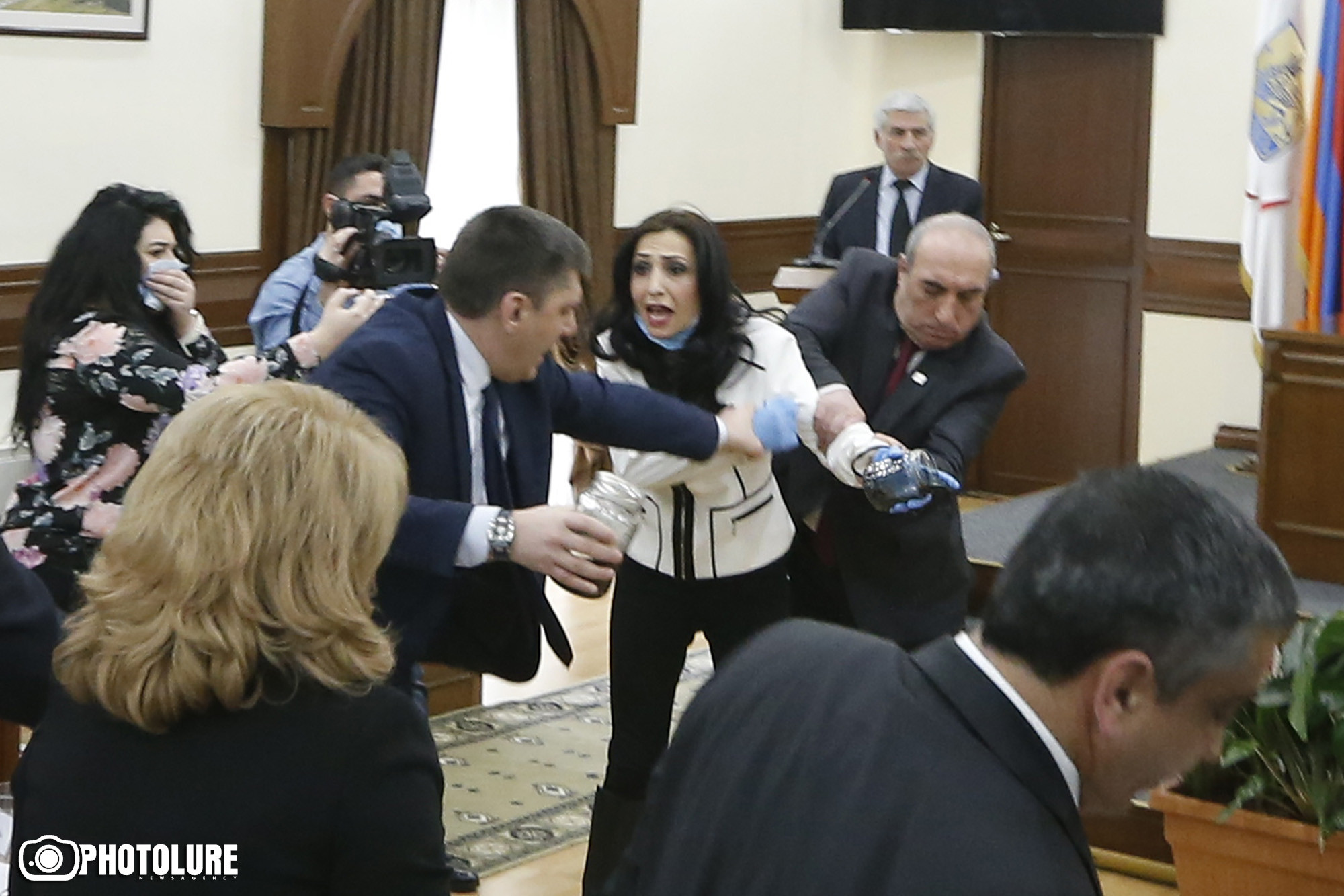 Մամուլ. ՀՀԿ-ում խիստ զայրացած են քաղաքապետ Տարոն Մարգարյանի վրա