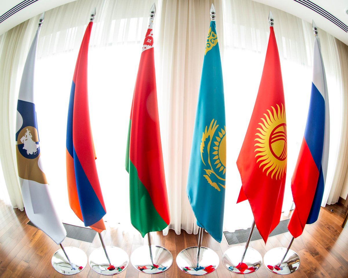 Казахстан ратифицировал положения договора о присоединении Киргизии к ЕАЭС