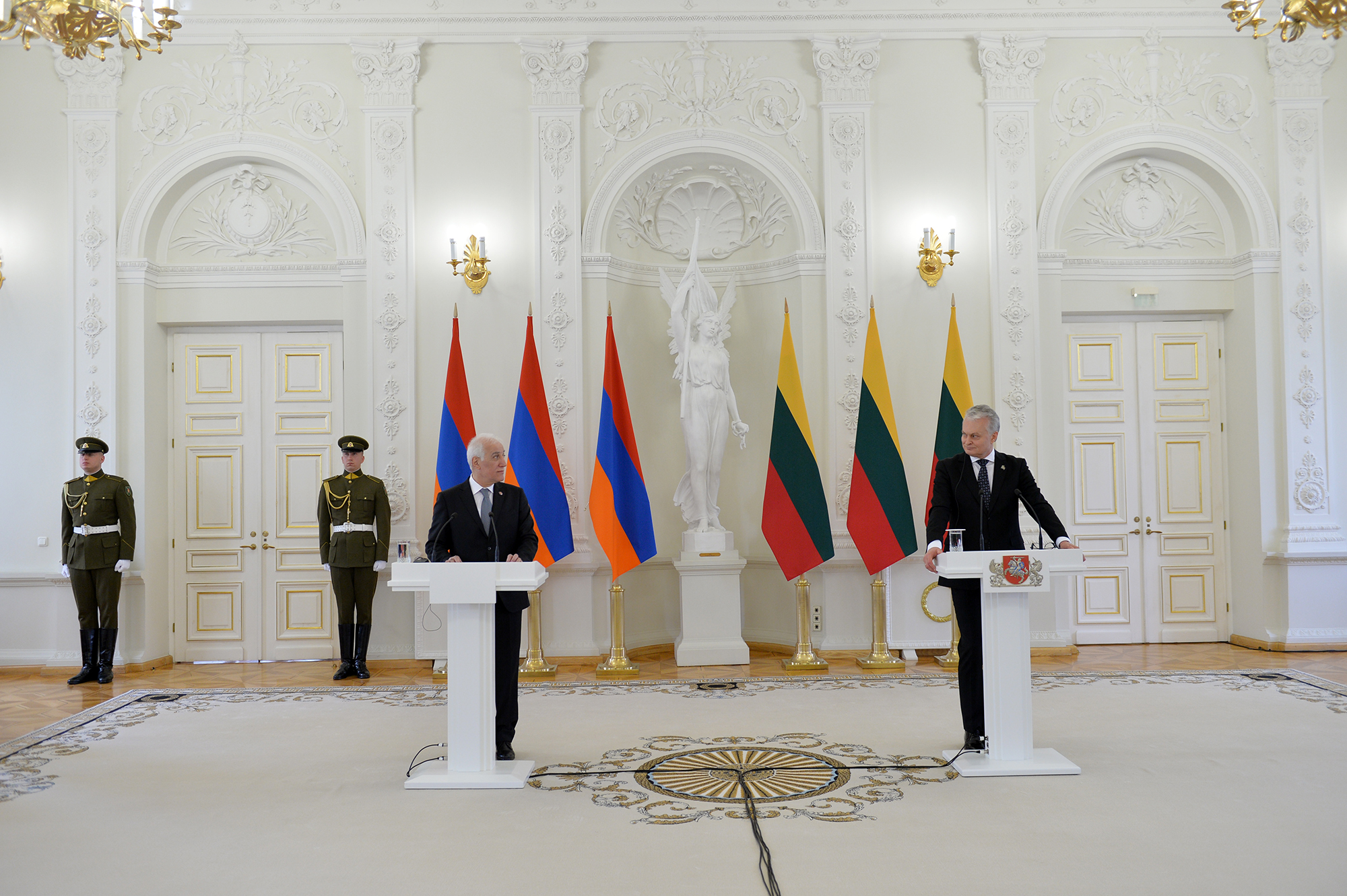 Армения придает большое значение развитию и расширению сотрудничества с Литвой - президент