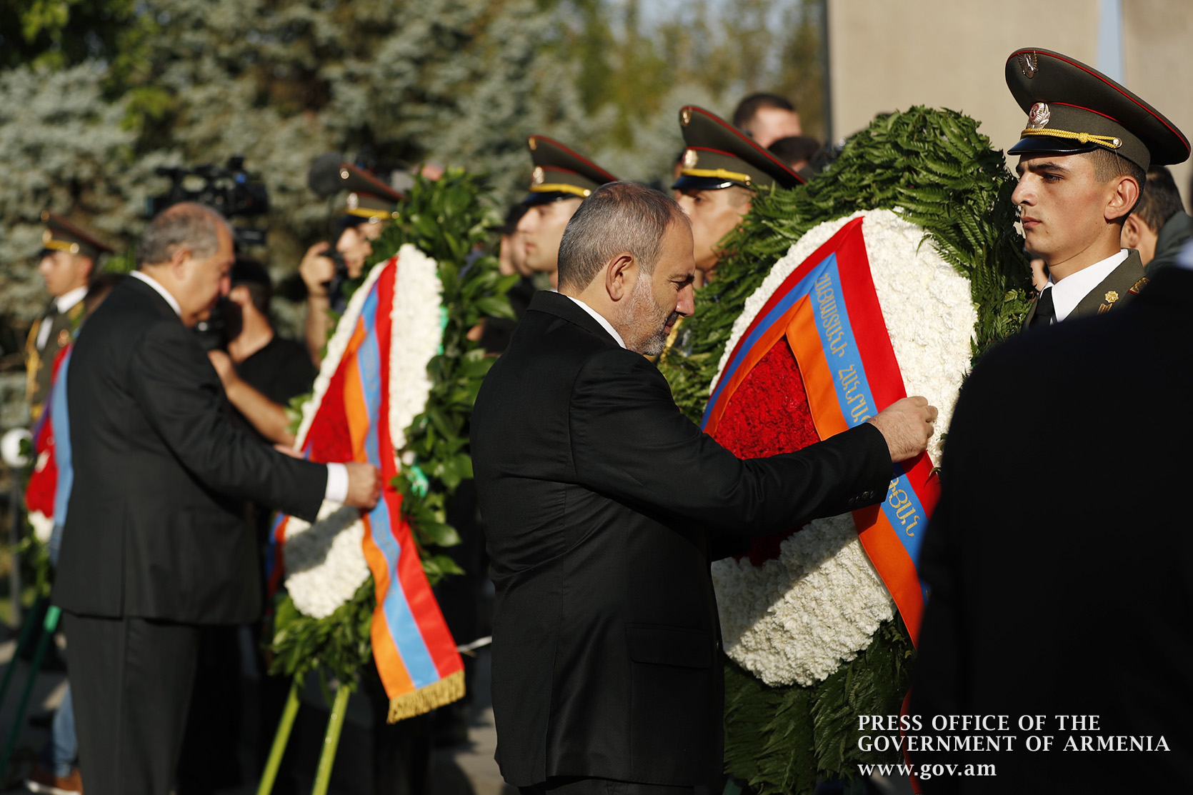 Представители высшего руководства Армении и Арцаха посетили воинский пантеон “Ераблур”  