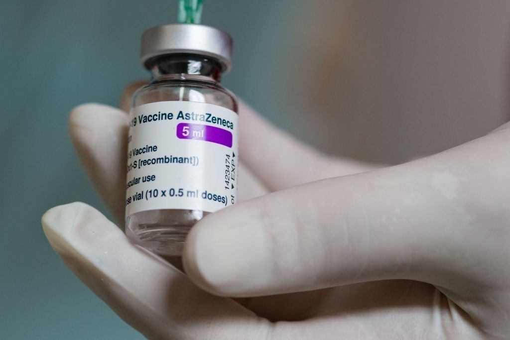 Франция обвинила AstraZeneca в нарушении обязательств по поставке вакцин