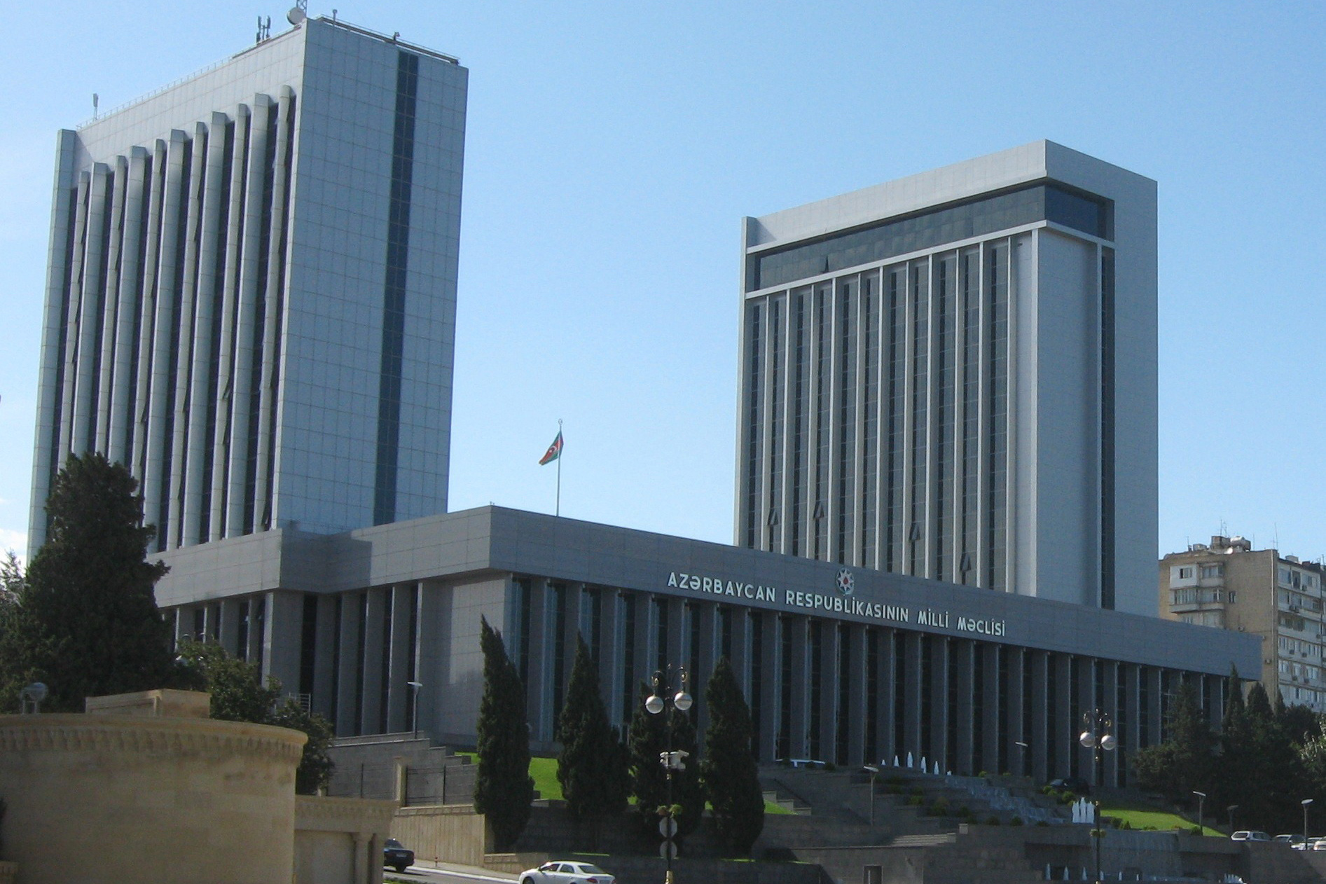 ЦИК Азербайджана: На одно депутатское кресло претендуют 10-12 кандидатов