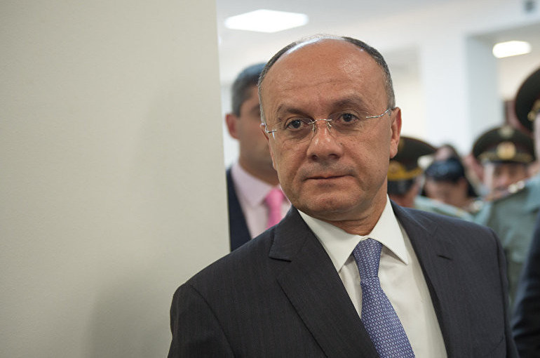 Экс-министр обороны Армении будет содействовать расследованию по апрельской войне
