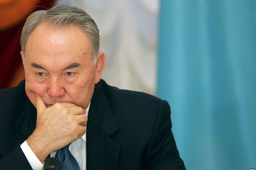Назарбаев просит Азербайджан и Армению прекратить военные действия