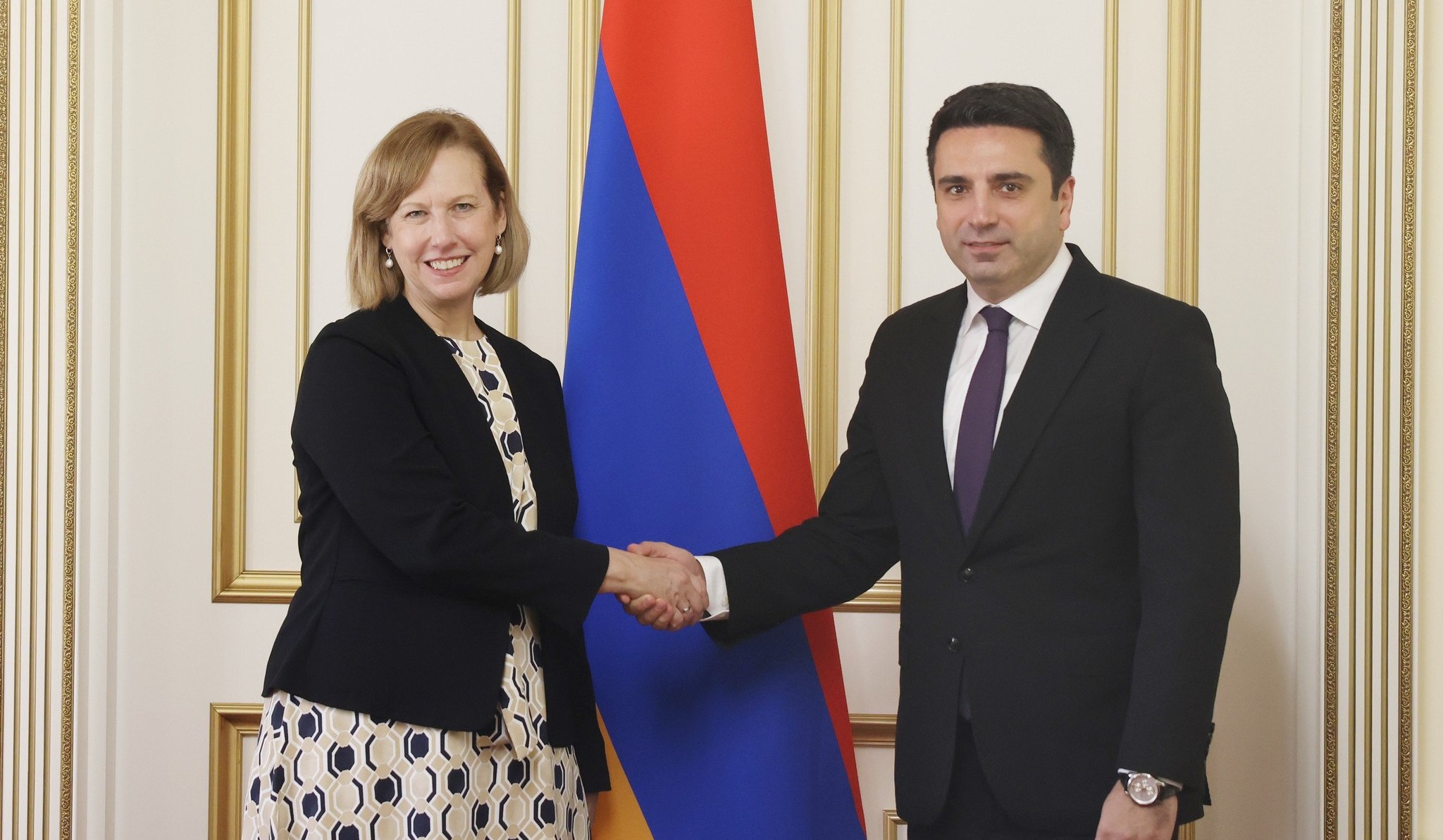 Ален Симонян и посол США обсудили ситуацию с безопасностью на Южном Кавказе 