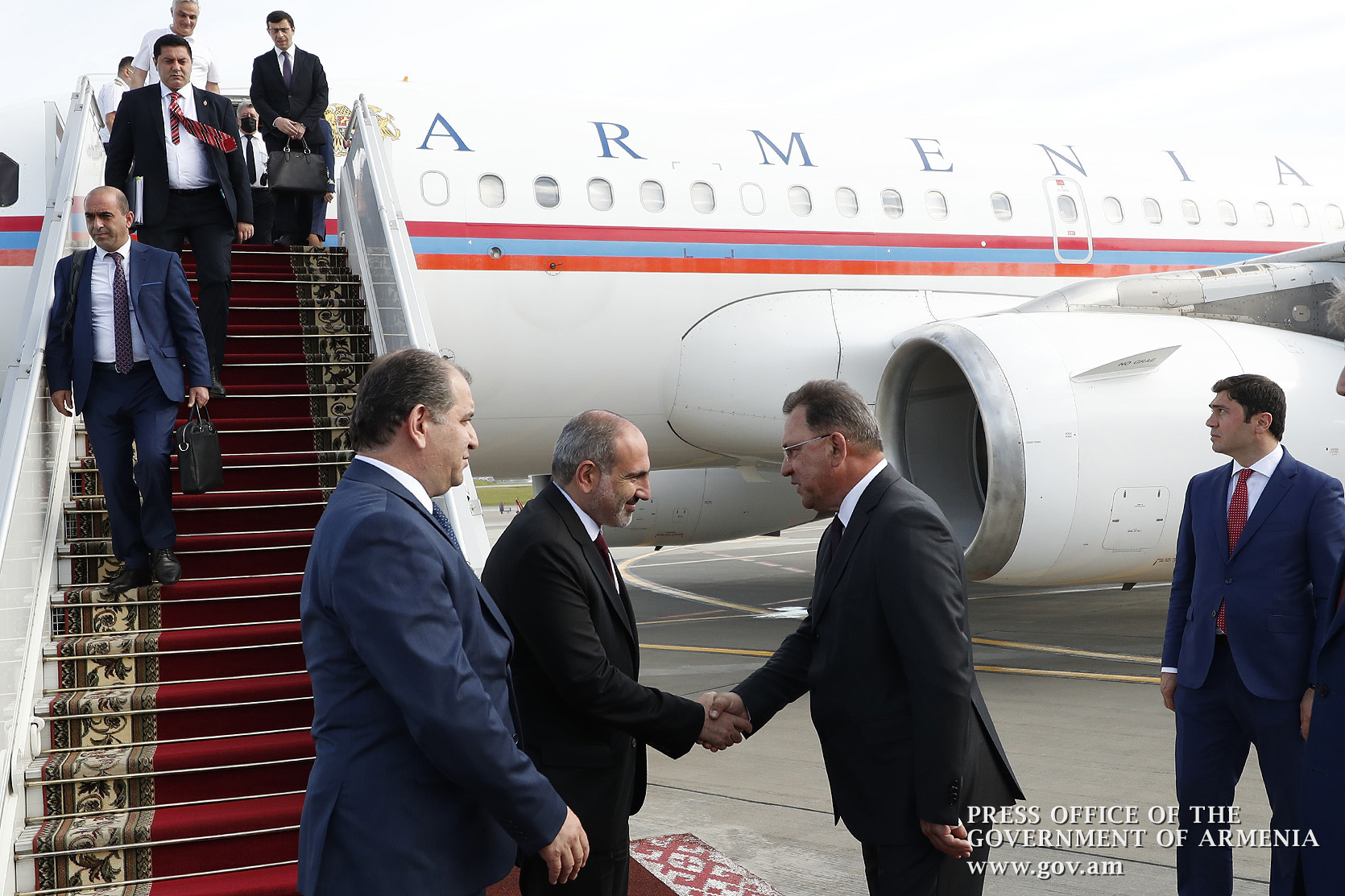 Премьер-министр Никол Пашинян с рабочим визитом прибыл в Беларусь