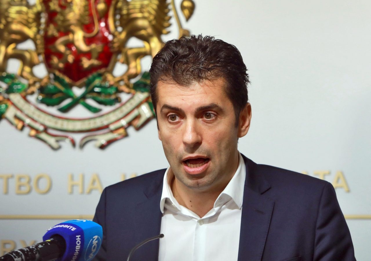 Премьер Болгарии обвинил в вотуме недоверия своему правительству посла России