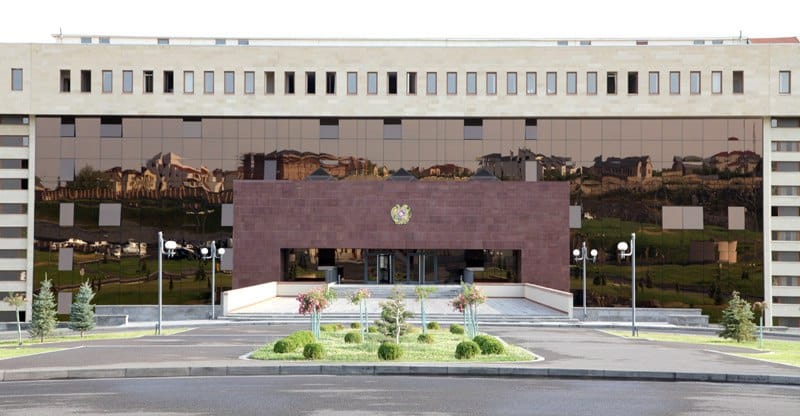 Азербайджан открыл огонь по строящемуся в Ерасхе заводу, ранены двое иностранцев - МО