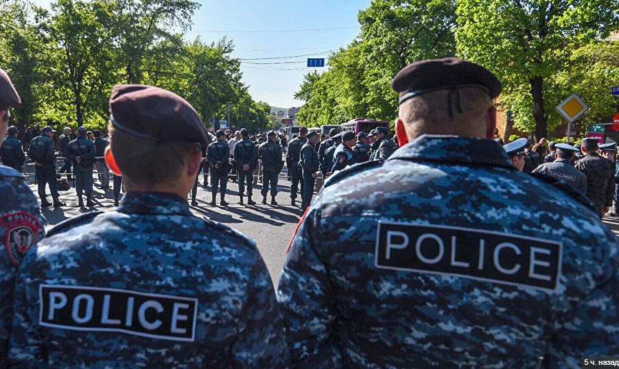 Полиция Армении готова в любой момент с помощью спецсредств разогнать митинг