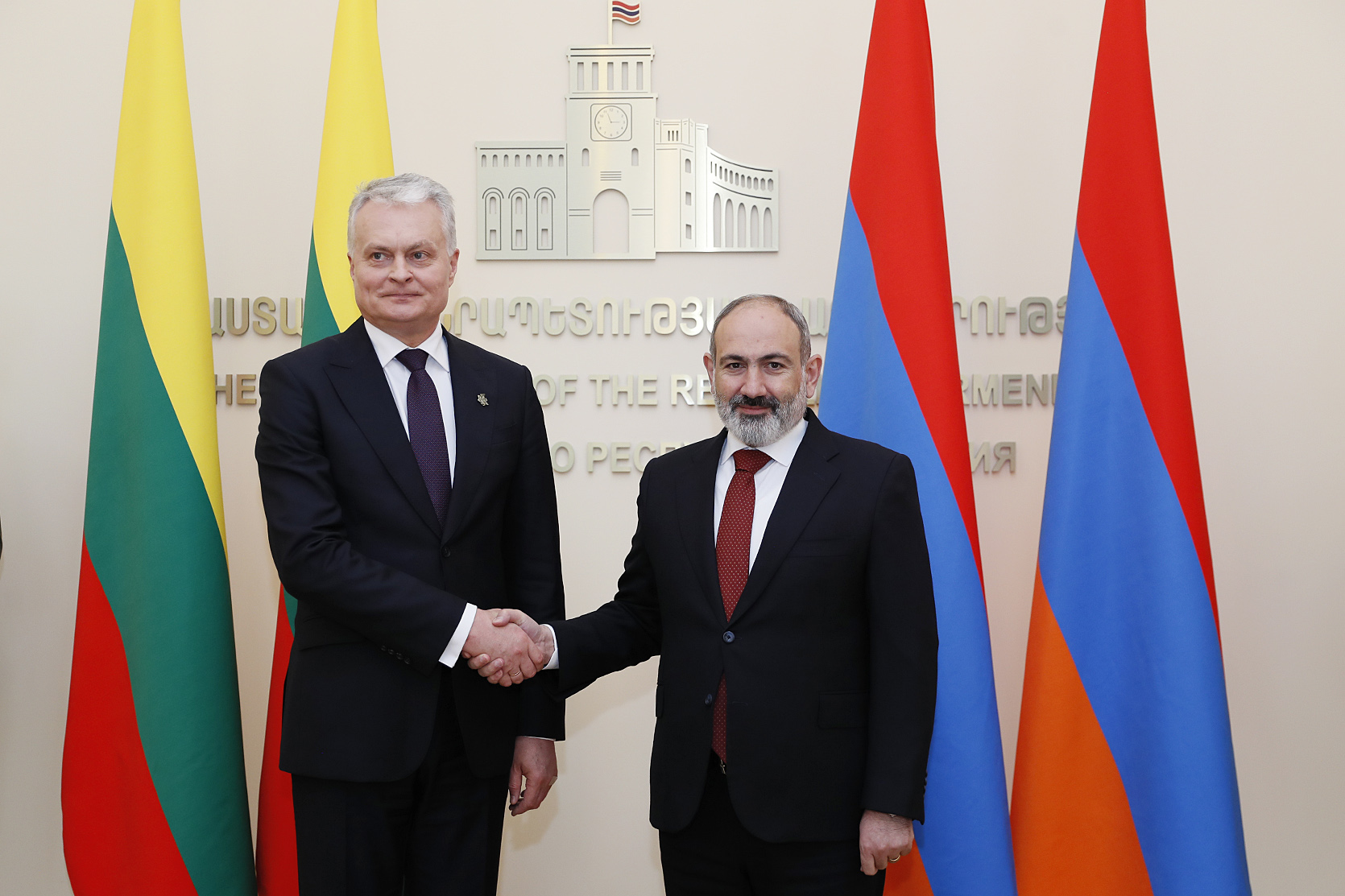 Пашинян обсудил с президентом Литвы двусторонние отношения и ситуацию в регионе
