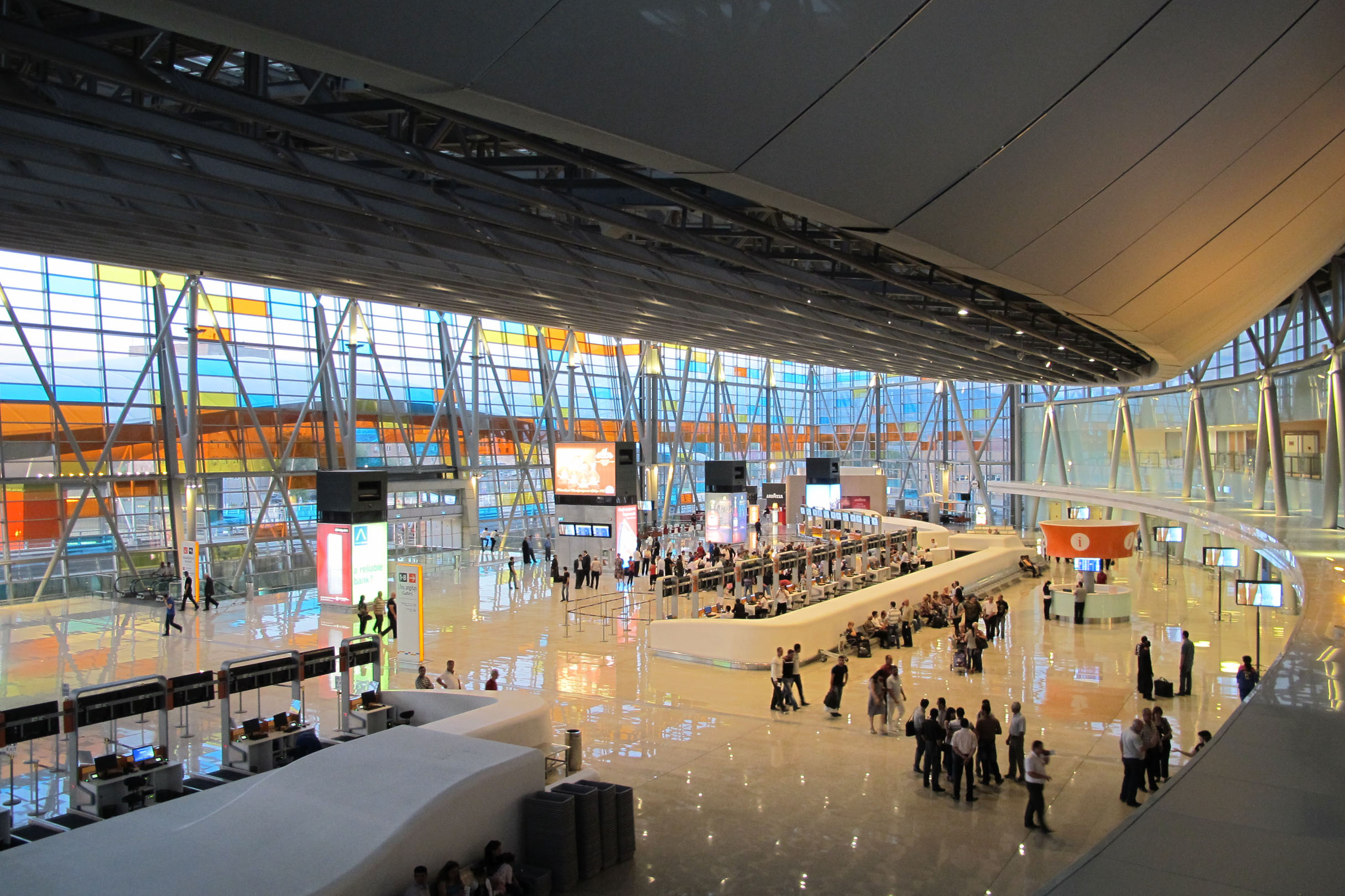 Հայաստանի օդանավակայաններում ուղևորահոսքն աճել է 12.2 տոկոսով