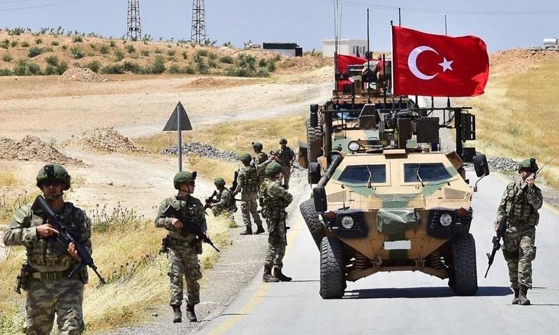 Группа турецких военных подорвалась на минах в Сирии