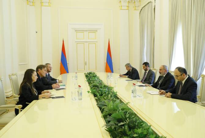 Փաշինյանը ԼՂ հայերի բռնի տեղահանության խնդիրը քնարկել է ԵԽԽՎ համազեկուցողների հետ