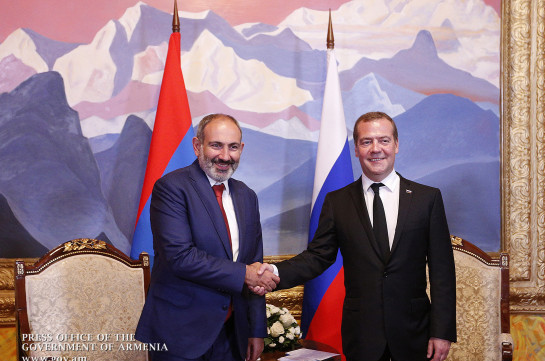 Медведев направил поздравительное послание Пашиняну  