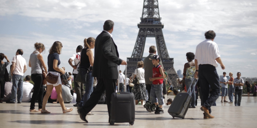 Франция открывается для туристов, но с рядом условий