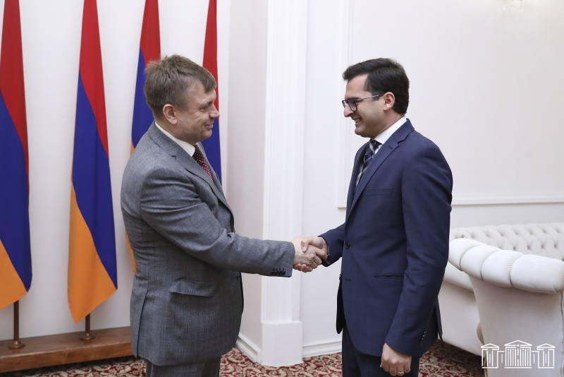 Применение силы - неотъемлемая часть госполитики Азербайджана: Аршакян - послу Молдавии 
