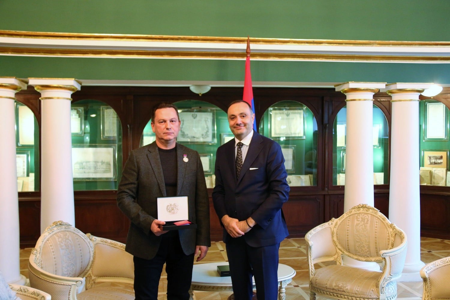 Посол Армении в РФ вручил памятные Лазаревские медали известным московским архитекторам 
