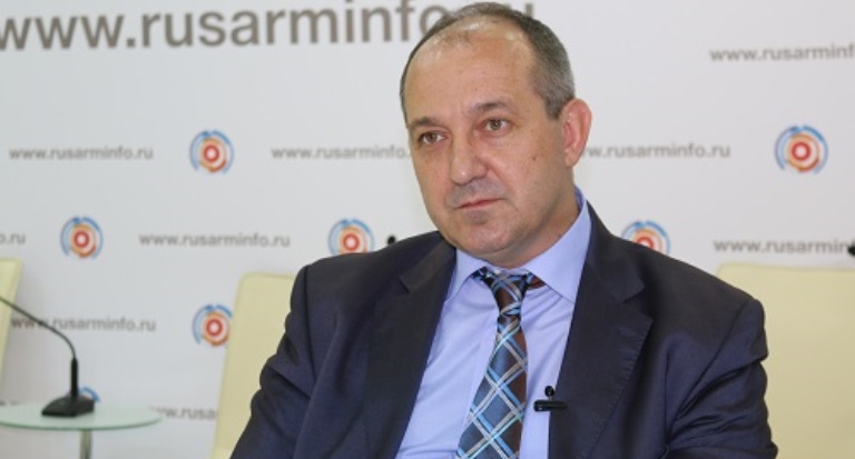 Евсеев: Следует вернуться к трехстороннему формату переговоров по Карабаху