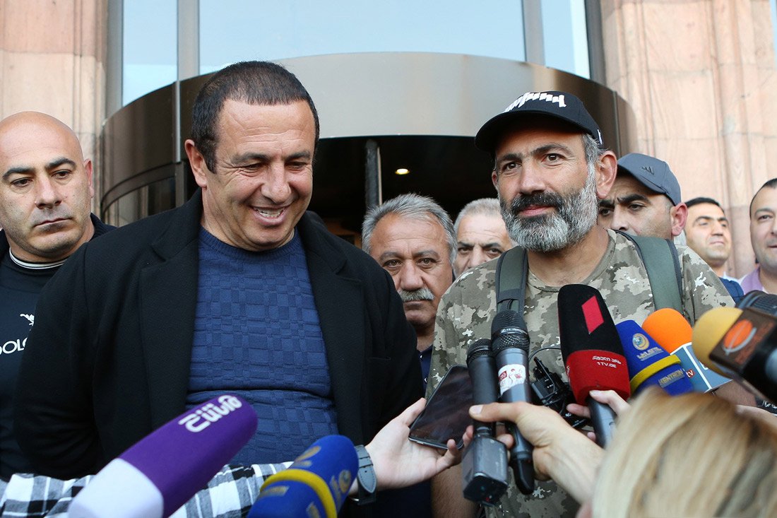 Пашиняну стоит в своей команде искать контрреволюционеров – армянский олигарх