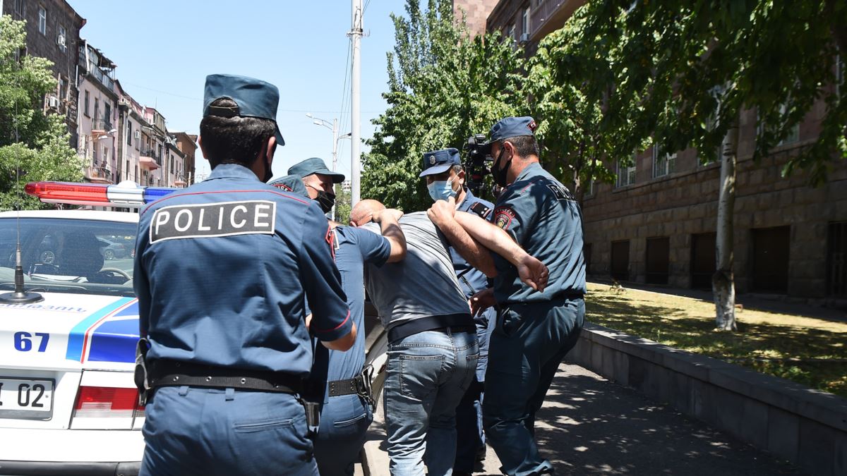 Полиция Армении применила в отношении 252 лиц административное задержание