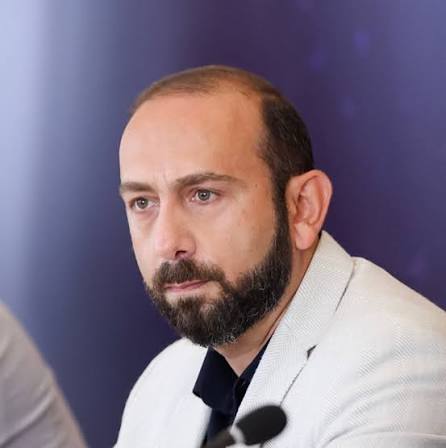 Արարատ Միրզոյանը մեկնում է արձակուրդ