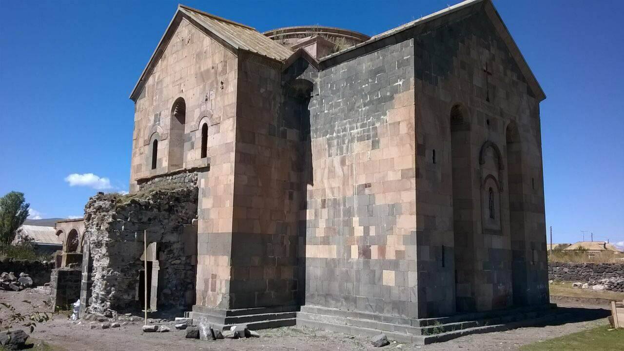 «Церковь раздора»: После инцидента в Самцхе-Джавахети захоронения будут перенесены
