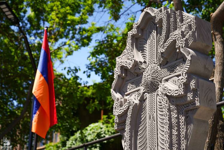 Երևանում Արցախյան պատերազմների զոհերի հիշատակին նվիրված հուշարձան է բացվել