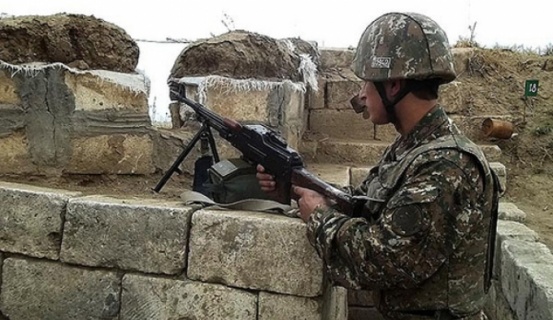 Азербайджан обстрелял карабахские позиции