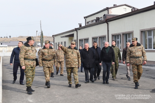 Президент Арцаха посетил ряд воинских частей