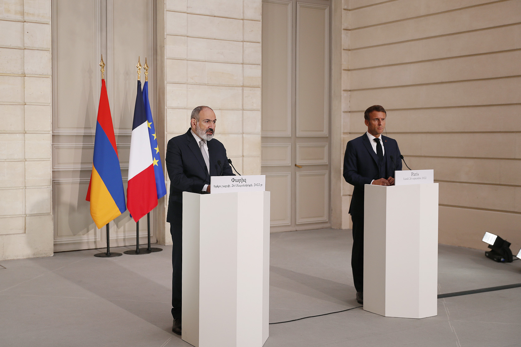 Пашинян заявил о готовности подписать мирный договор с Баку с взаимным признанием границ