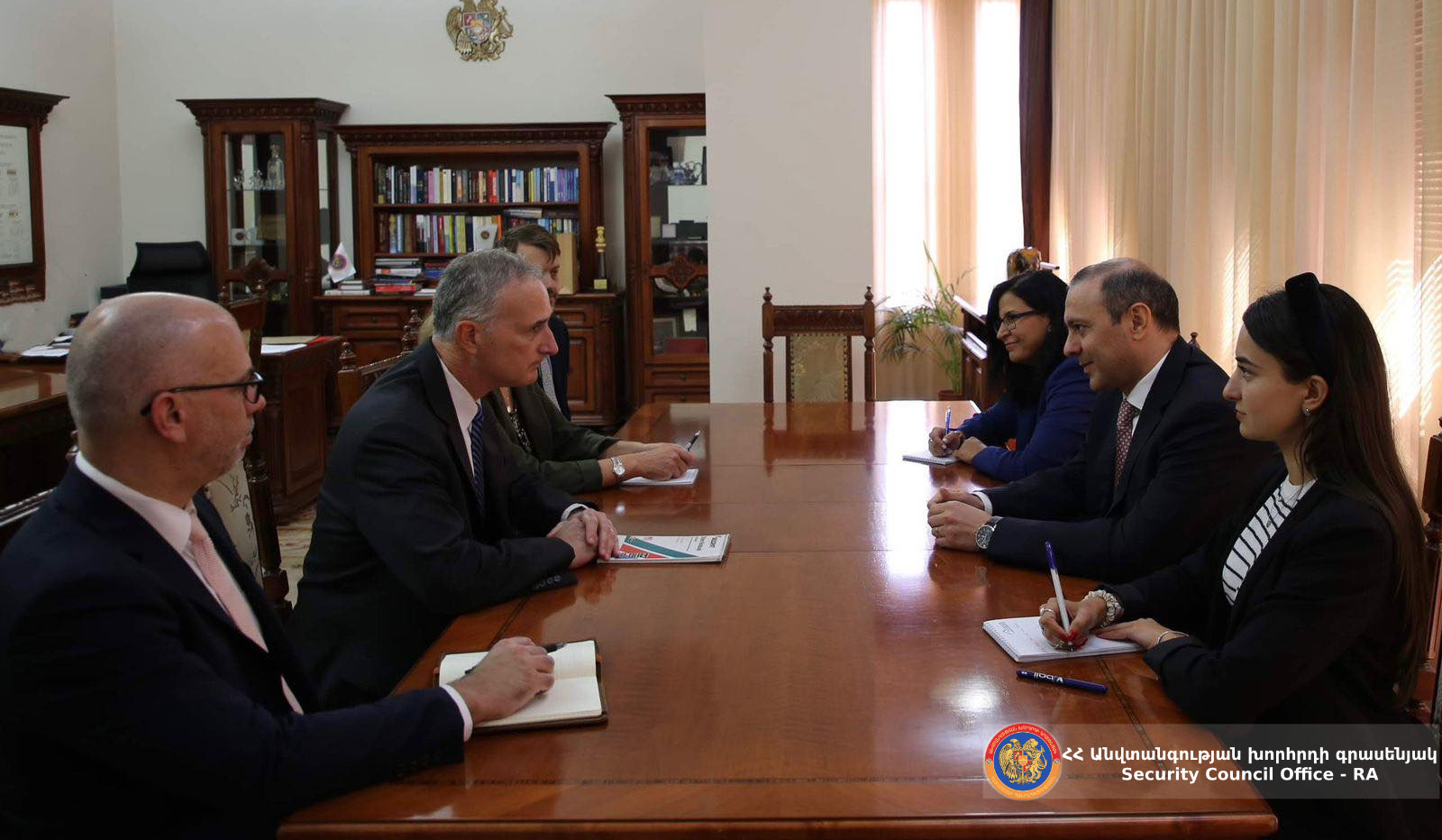 Армен Григорян и Луис Боно обсудили ситуацию вокруг Нагорного Карабаха