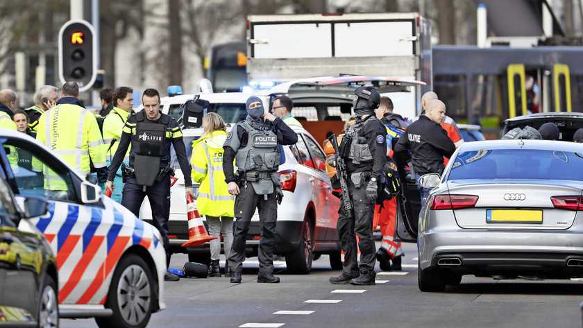 Теракт в голландском Утрехте: один человек погиб, убийца в бегах