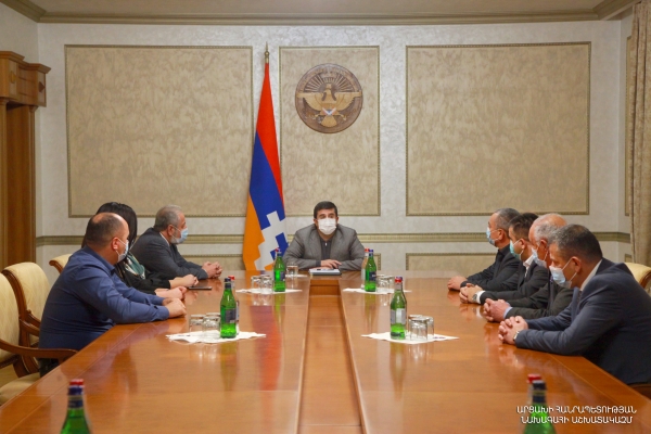 Президент Арцаха и представители фракций НС обсудили ряд внешних и внутренних проблем 
