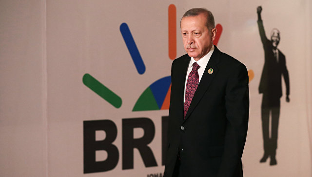 Эксперт: Турция постепенно отходит от Запада
