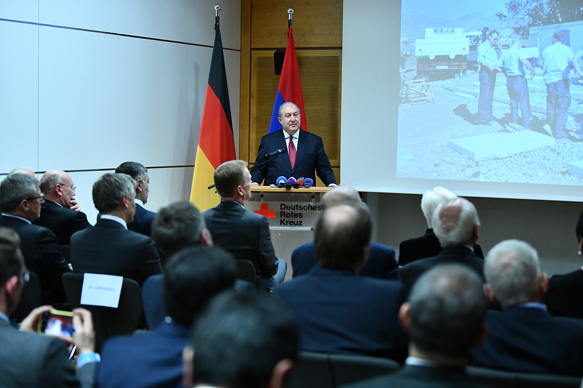 Президент Саркисян посетил Германский Красный Крест 
