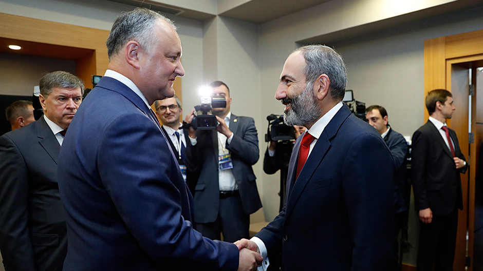 Премьер-министр Армении поздравил президента Молдовы с Днем независимости