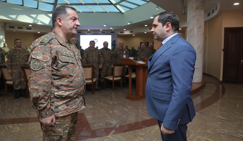 Сурен Папикян отметил важность постоянного повышения боеспособности войск