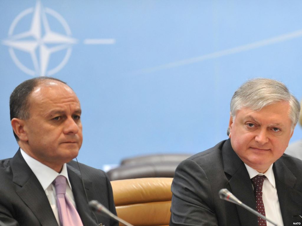 Главы МИД и Минобороны Армении провели встречу с генсеком НАТО