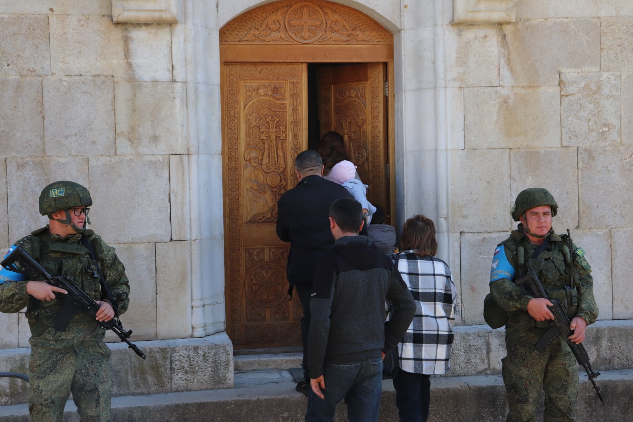 При содействии военнослужащих РМК паломники посетили армянский монастырь Амарас